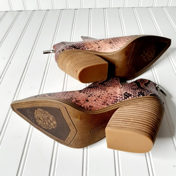 NEW Vince Camuto Gigietta Snakeskin Leather Bootie - Picture 8 of 11
